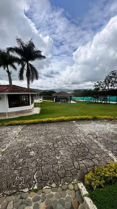 Finca Con Vistas Al Lago Calima Villa Exterior photo